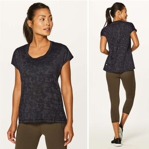 Lululemon Black Camo Camouflage Miles Ahead Short Sleeve Shirt Sz 4